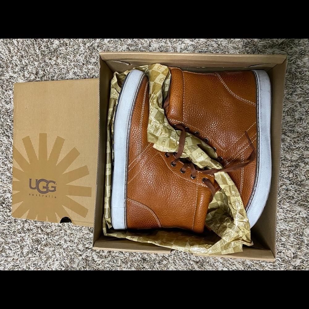 Women’s UGG camel leather lace up boots